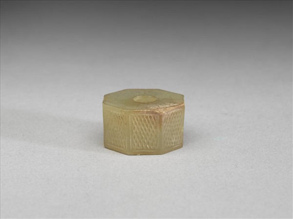 玉八角形雕花飾件