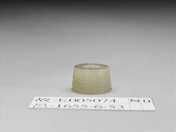 玉轉枝番蓮紋飾件