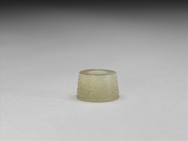 玉轉枝番蓮紋飾件