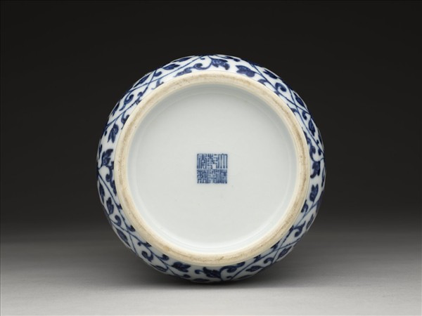 青花幾何紋壯罐