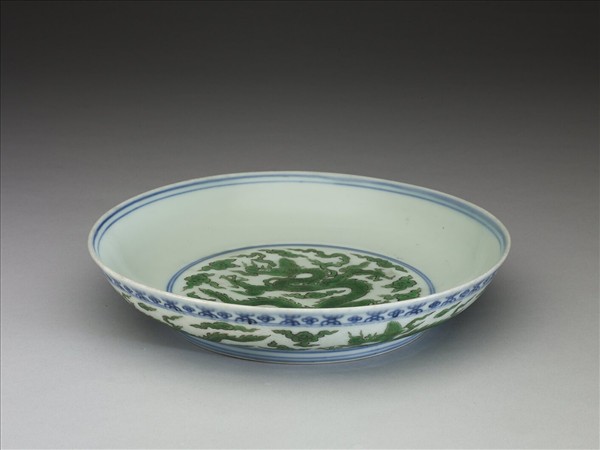 青花綠彩海獸紋盤