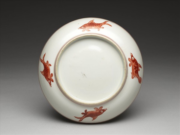 白瓷描紅五魚紋盤