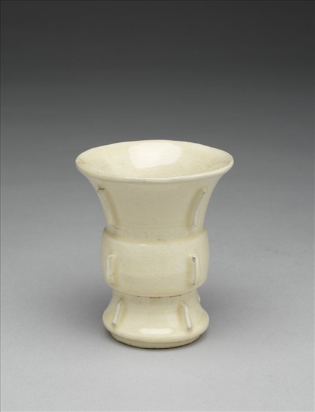 石灣窯 白瓷尊