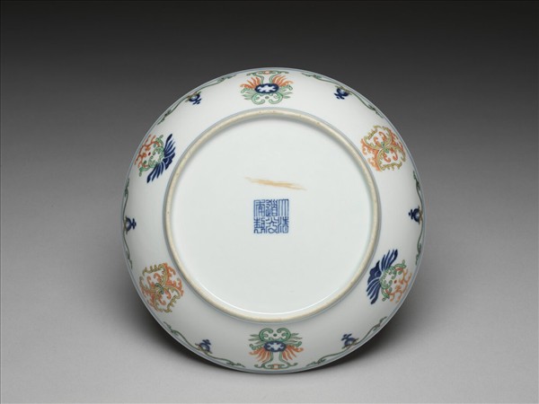 五彩花卉紋盤