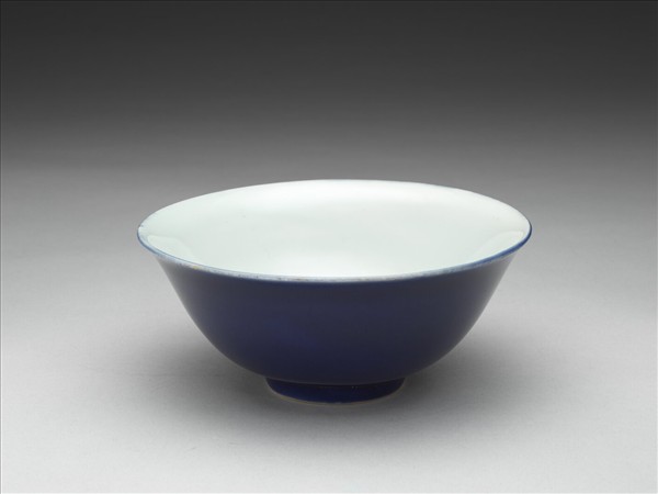 霽青釉白裡碗