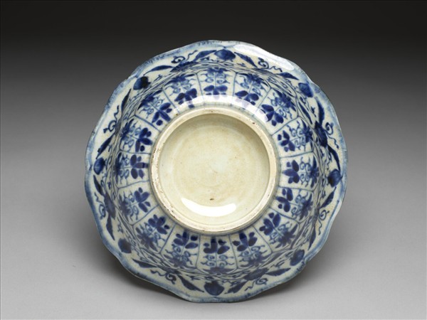 青花四季花卉紋花口碗