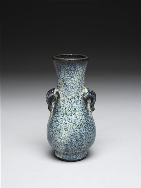 爐鈞釉雙耳瓶
