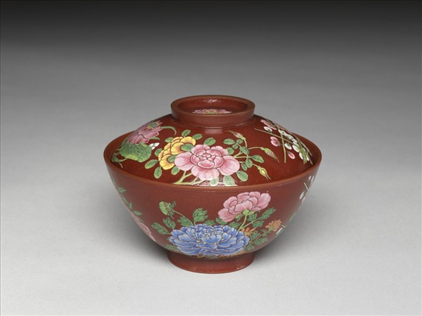 宜興胎畫琺瑯四季花卉蓋碗