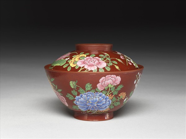 宜興胎畫琺瑯四季花卉蓋碗