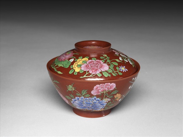 宜興胎畫琺瑯四季花卉蓋碗