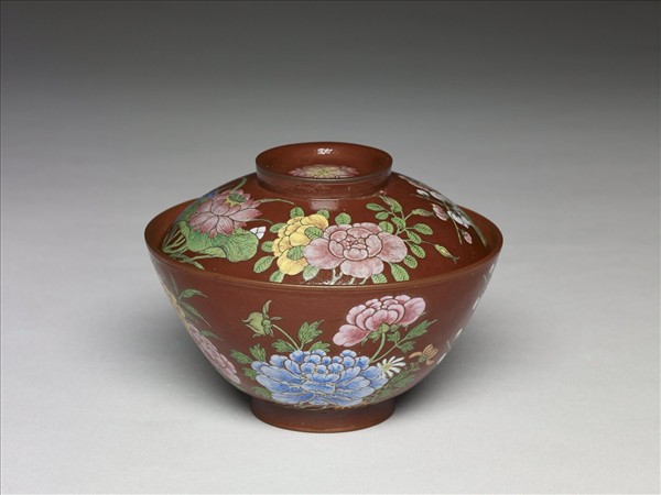 宜興胎畫琺瑯四季花卉蓋碗