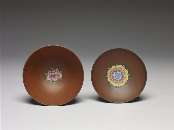 宜興胎畫琺瑯四季花卉蓋碗