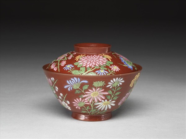 宜興胎畫琺瑯四季花卉蓋碗