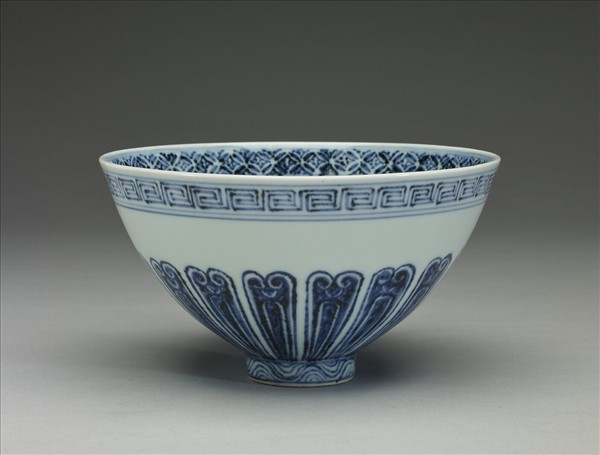 青花花卉紋蓮子碗