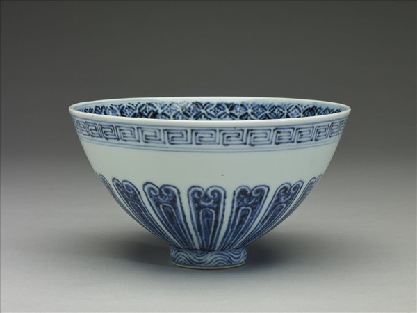 青花花卉紋蓮子碗