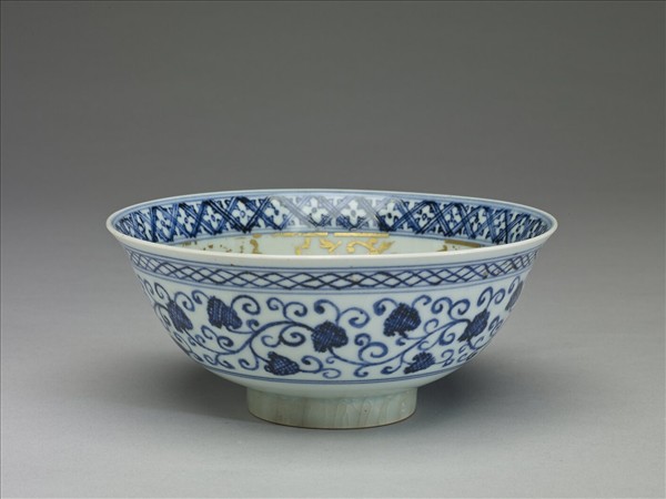 青花蓮塘紋金彩碗