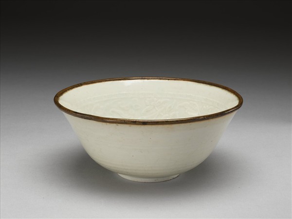 青白瓷印花鳳凰牡丹紋碗