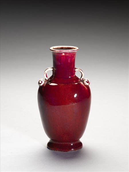 紅釉如意耳瓶