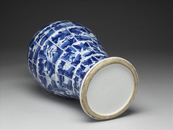 青花山水圖觀音瓶