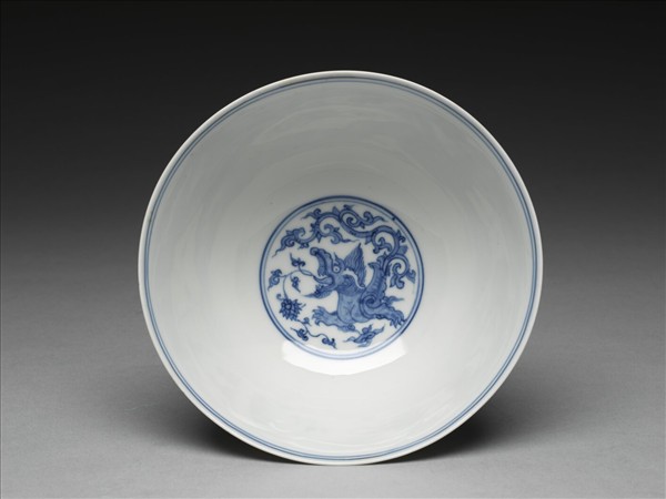 青花夔龍紋高足碗