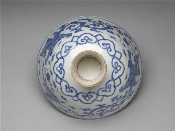 青花夔龍紋高足碗