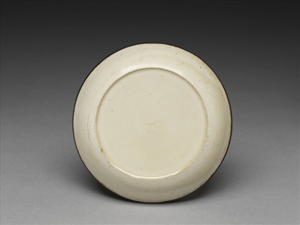 定窯 白瓷劃花蓮花紋碟