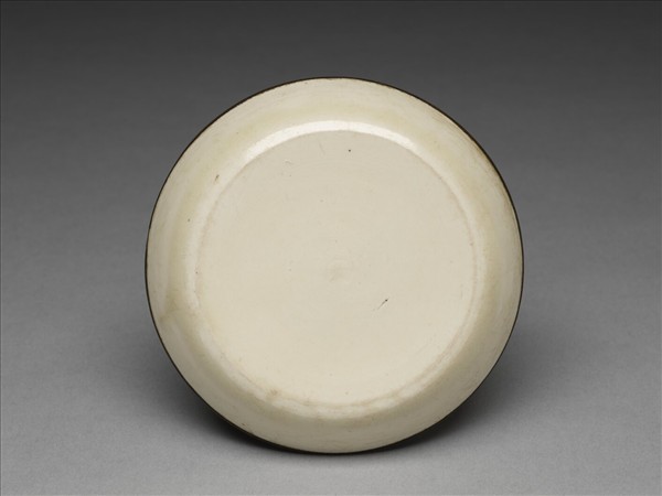 定窯 白瓷劃花蓮花紋碟