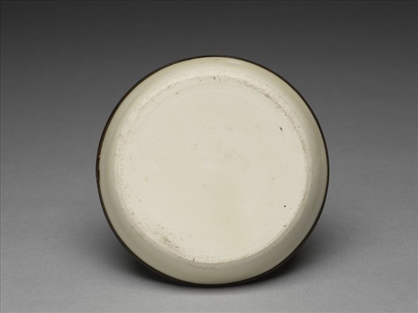 定窯 白瓷劃花蓮花紋碟