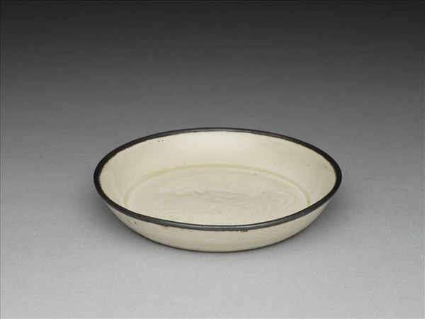 定窯 白瓷劃花蓮花紋碟