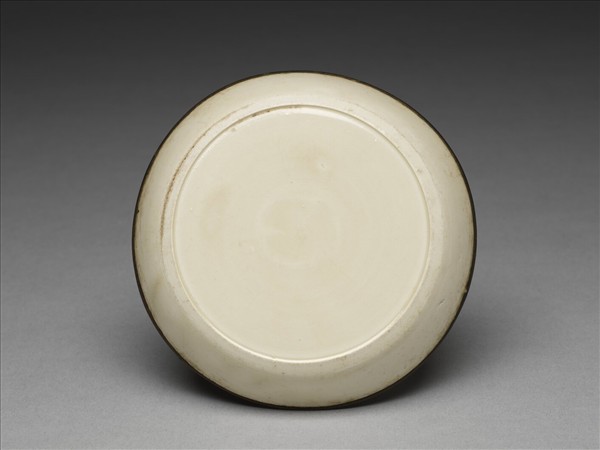 定窯 白瓷劃花蓮花紋碟