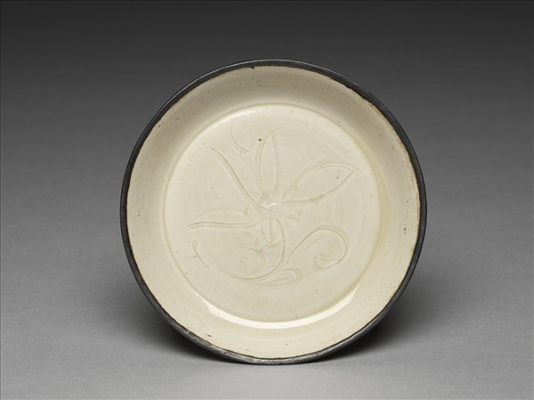 定窯 白瓷劃花蓮花紋碟