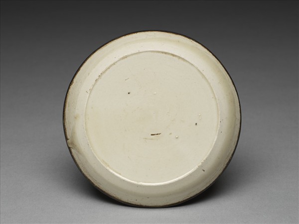 定窯 白瓷劃花蓮花紋碟