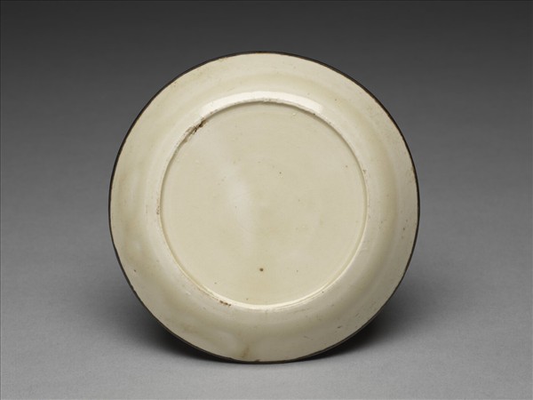 定窯 白瓷劃花蓮花紋碟