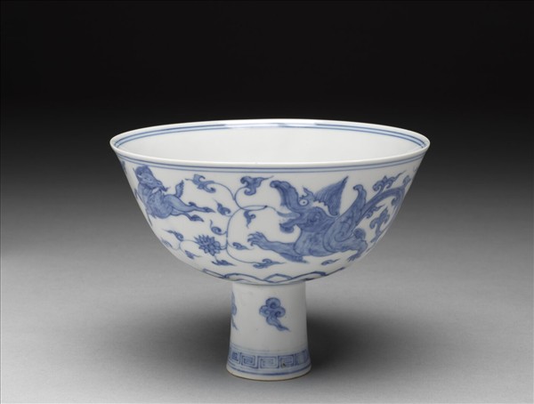 青花夔龍紋高足碗
