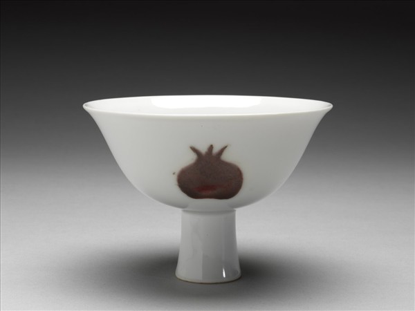 釉裡紅三果紋高足碗