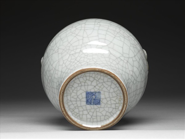 仿官釉雙耳弦紋瓶