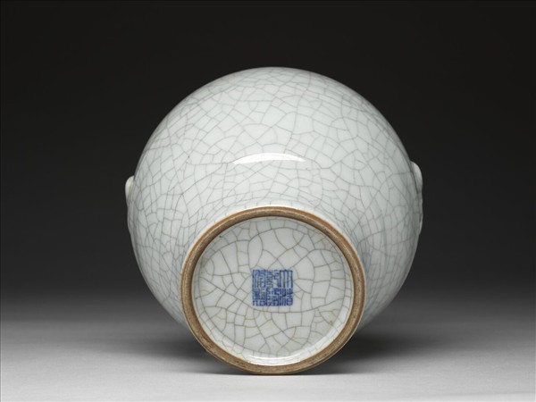 仿官釉雙耳弦紋瓶