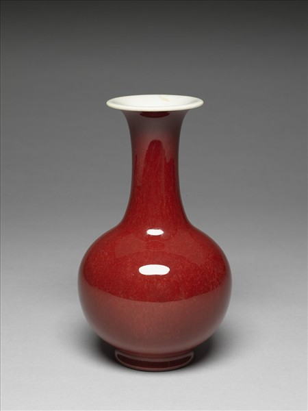 霽紅釉盤口瓶