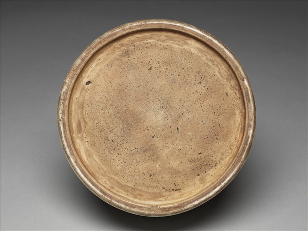 甜白釉劃花菊紋四繫罐