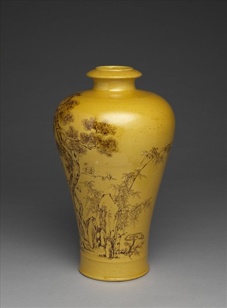 黃釉赭墨歲寒三友圖瓶