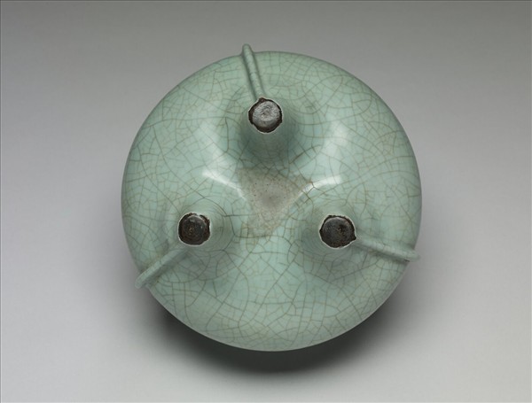 仿官釉三足鬲式爐