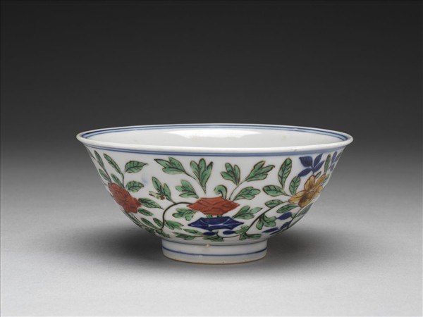 五彩四季花卉紋碗