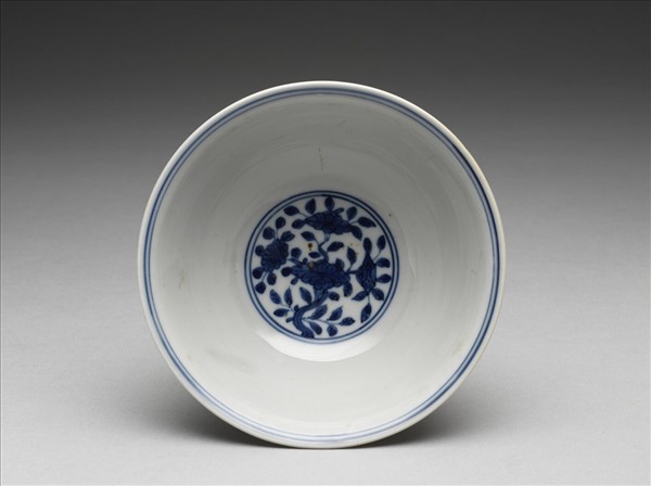 五彩四季花卉紋碗