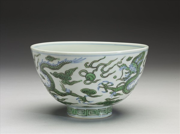 白地綠彩雙龍紋碗