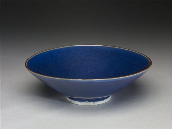 霽青釉雙龍紋碗