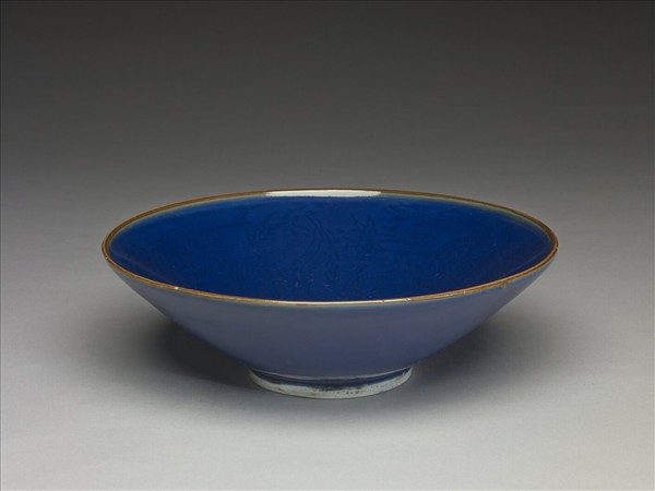 霽青釉雙龍紋碗