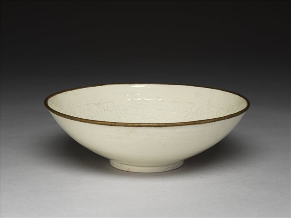 青白瓷印花博古花卉紋碗