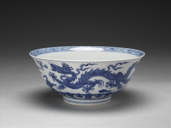青花雲龍紋碗