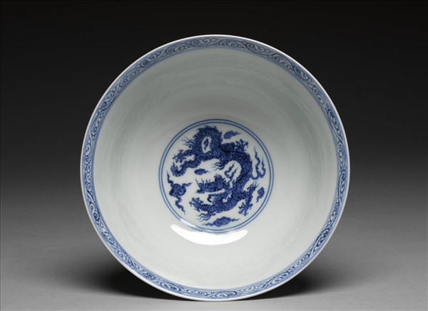 青花雲龍紋碗