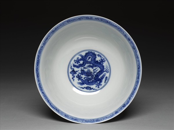 青花雲龍紋碗